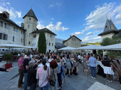 EXKLUSIVE DEGUSTATION RUND UM DEN  SYLVANER UND CHÂTEAU MONT D'OR APERITIF, TERROIR-MAHL IM CHÂTEAU DE VILLA IN SIERRE